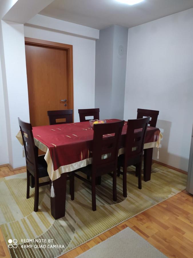 Ivan Apartment Skopje Buitenkant foto